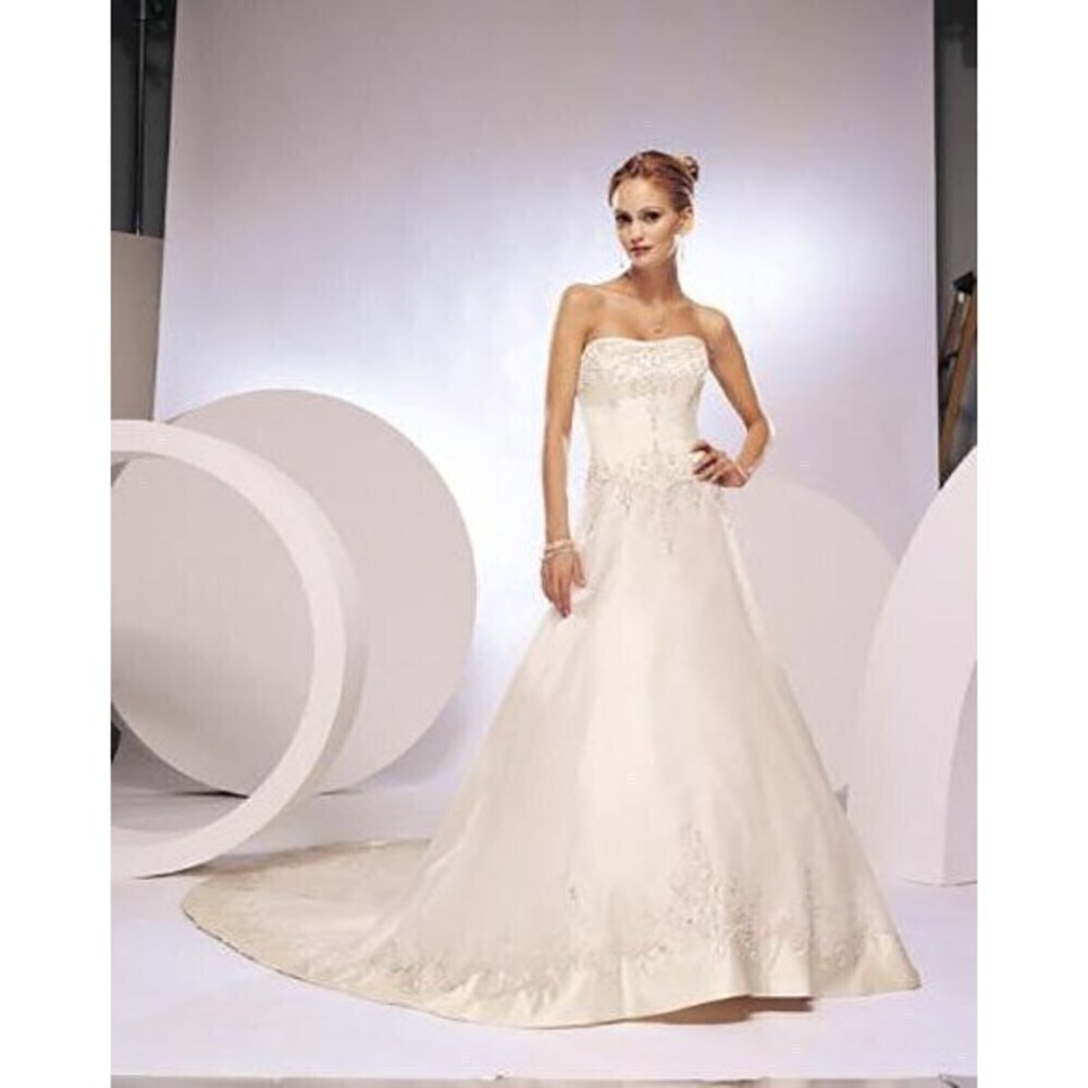 Mon Cheri Wedding Gown 23243